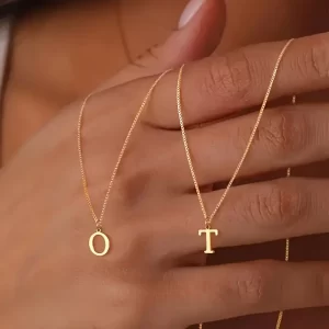 1 piece of women's initials necklace - stainless steel A-Z letter pendant, simple bohemian retro style neck collar, daily jewelry gift, durable and versatile all year round, gold toned chain, elegant accessory (free shipping)