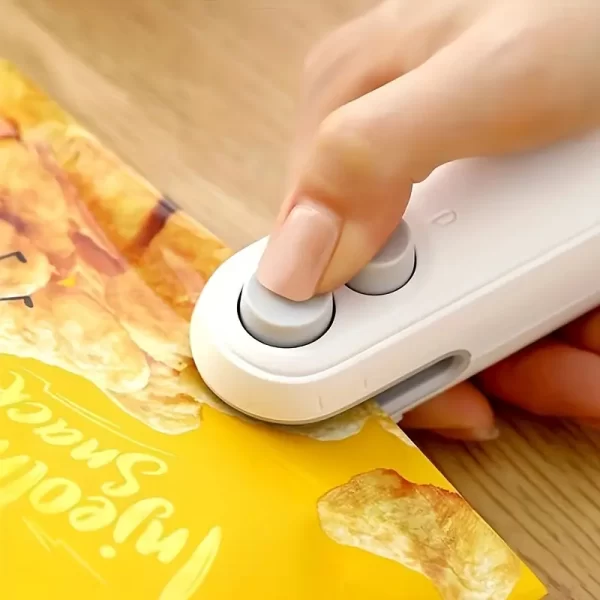 Mini snack bag sealing machine, rechargeable 2-in-1 bag heat sealing machine, with chip cutter, plastic bag resealing machine to keep food fresh, small sealing machine with blade, hot vacuum sealing machine, USB charging (free shipping)